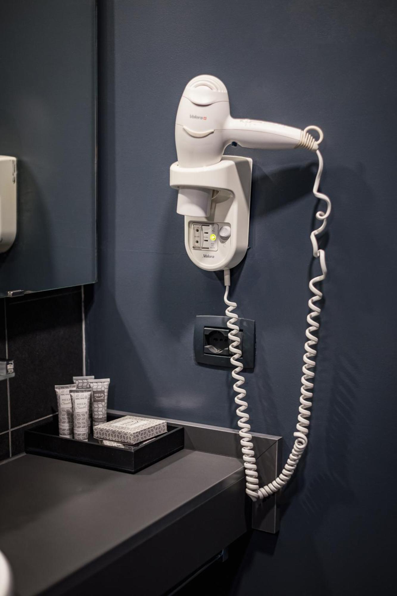 New Ipoint Hotel Сан-Джованни-ин-Персичето Экстерьер фото